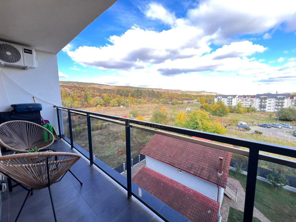2 camere , LUX, Totul Nou, 58.5 mp, parcare, str.Somesului Floresti